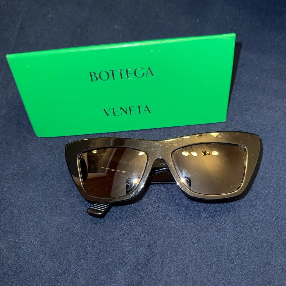 Bottega Veneta Eyewear Cat-Eye Frame Sunglasses - Picture 4 of 10